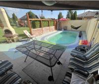 dom pri X Bionic Sphere s bazenom a zahradou - B&B