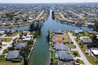 Luxury Waterfront Haven in Cape Coral - Dog-Friendly Escape with Private Pool - B&B