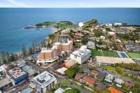 Modern & Cozy Unit Just Steps from Terrigal Beach - B&B