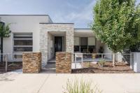 Helm House - A Contemporary Coastal Group Retreat - Ferienwohnung