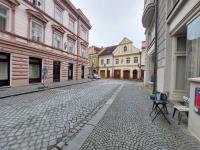 Spacious 2-Bedroom Apartment in City Center 80 m - B&B Hradec Králové