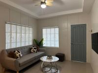 Japandi Home C - Fully Aircon, WIFI, Hot shower, 24hGuard, Center, near Malls - Chambres d'hôtes General Santos