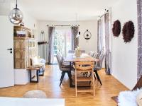 Familyhaus Hochreuther's Hof - Bed and Breakfast Oberdachstetten