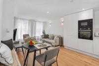 B&B Eastbourne - Chic Urban Retreat: Modern Apartment in Eastbourne - Bed and Breakfast Eastbourne