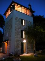 Steinturm mit Dach-Terrasse zwischen Fluß, Meer und Gebirge- Spiti Pirgos - Chambres d'hôtes Paralía Sergoúlas