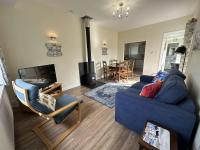 Ty'r Ardd - An immaculate 2 bedroom bungalow close to the beach - Ferienwohnung