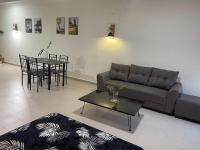 Desaru Homestay Southern, Tiara Desaru Seaview - Bed and Breakfast Bandar Penawar