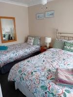 Doppel-/Zweibettzimmer mit Dusche