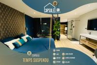 B&B Valenciennes - Capsule Temps suspendu - balnéo, home cinema & billard - Bed and Breakfast Valenciennes