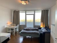 B&B Düsseldorf - Business Apartment SPA walk to Fair & Rhine River - Bed and Breakfast Düsseldorf