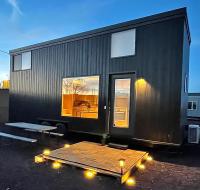 Tiny home near Grand Canyon sleeps 5, epic views! - Bed and Breakfast