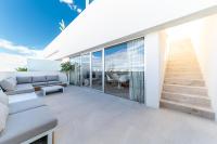 Buena Vista Sunset penthouse - Dreamlike views - by OYOOSTAYS - B&B Torrevieja