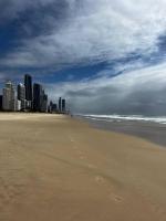 Surfers Beachside Retreat - B&B Gold Coast