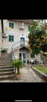 Old stone house in historical area - B&B