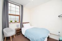 B&B Rochdale - 3 bed apartment, centre of Rochdale - Bed and Breakfast Rochdale