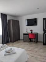Doppel- oder Zweibettzimmer