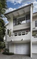 Beachside 2-Bed House with Pool, Courtyard & BBQ - Bed and Breakfast