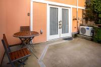 The Carriage House Chic Treetop Loft and Hot Tub - Chambres d'hôtes Grass Valley
