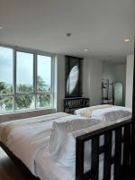 Beachfront 70 sqm Sea View Apartment FREE DISNEY PLUS - B&B Ban Bang Saen