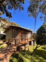 Luxury Chalet with Spa Bath, Gourmet Kitchen and Garden View