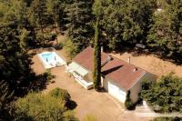 Villa en pleine nature avec piscine privée - 8 couchages - 4 chambres - Proche St Antonin Noble Val - B&B Penne