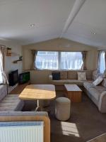 B&B Blackpool - Caravan Holiday Home @ Marton Mere, BLACKPOOL - Bed and Breakfast Blackpool