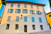 Design Apartment in Iseo Old Town with Private Parking and AC - Chambres d'hôtes Iseo