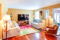 B&B Milford - Colorful Milford Home on 7 Wooded Acres! - Bed and Breakfast Milford