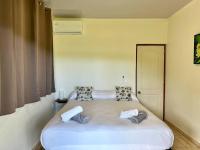TVH LODGE MOOREA - FARE MAHA 4 - accès mer et jardin - B&B Maatea