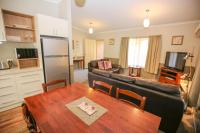 B&B Bright - Silver Birches Holiday Village - Unit 6 - Bed and Breakfast Bright