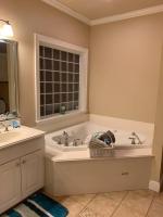 Luxury, modern, homely 4 bedroom house, close to city center, hospitals and shopping centers - Ferienwohnung