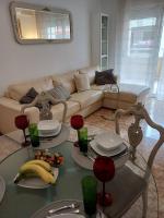 Playa del Cura apartment with a free parking place - B&B Torrevieja