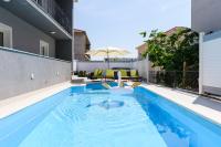 Villa Mihaela with private pool, jacuzzi and free secure parking - B&B Traù