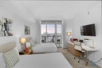 Upper studio with Balcony - Pool - Gym - B&B
