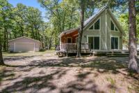 A-Frame Cabin with a Game Room Across From Big Star Lake Boat Launch - B&B