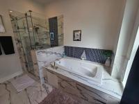 Lux Retreat 3BR Home-Sleeps 10 - Chambres d’hôtes Houston