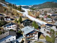 Haus am Lift - Penthouse - TOP4 - Summercard included - Ski-in Ski-out - 6P - Chambres d'hôtes Zell am See