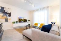 Chic Modern Marvel, Themed Beds, Private Pool - Chambres d'hôtes Kissimmee