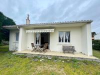 Maison de pays proche plage avec terrasse, 2 chambres, WIFI, quartier calme - FR-1-231-318 - B&B
