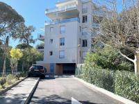 Confort et calme à Cavalaire : T2 climatisé avec Wi-Fi, balcon et double garage, proche centre-ville - Chambres d'hôtes Cavalaire-sur-Mer