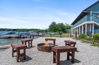B&B Fife Lake - Queen Suite with Scenic Views at Fife Lake Lodge - Bed and Breakfast Fife Lake