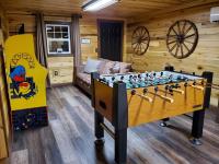 B&B Wellington - Luxury Cabin w/ Game Room & Hot Tub at Cave Run Lake - Bed and Breakfast Wellington