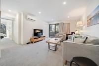 B&B Canberra - Central 2-bed Apartment with Pool, Gym and Spa - Bed and Breakfast Canberra