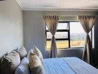 Modern Bachelor Flat in Dainfern Square - B&B