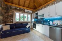 Villa Needa's - Home Love Retreat by the Pool - Bed and Breakfast Kalamata