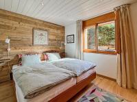 Apartment with Mountain View