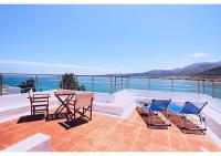 Renovated Maisonette By the Sea w/ Rooftop Terrace - Chambres d’hôtes Stalís