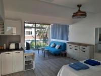 B&B Larnaca - Large studio apartment 300m from the beach - Bed and Breakfast Larnaca