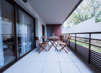 Le clos des chênes - terrasse et parking - B&B