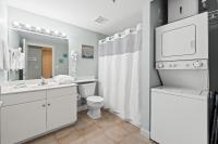 One-Bedroom Apartment 812